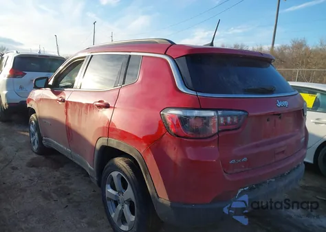 2018 Jeep Compass Latitude 4X4 z USA, uszkodzony, nr VIN 3C4NJDBB2JT265905